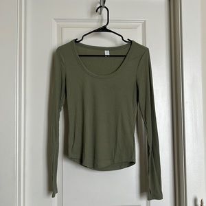 COPY - Old Navy “ultralite” Go-Dry long sleeve shirt